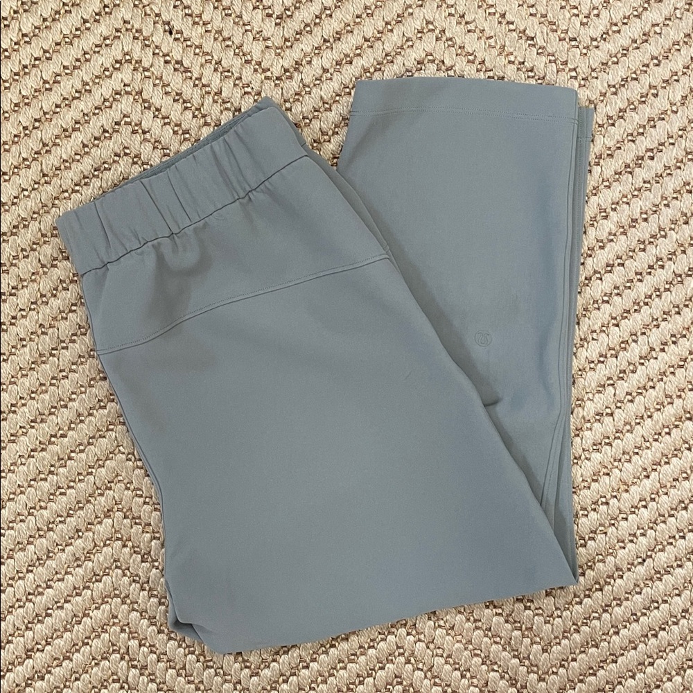 Lululemon - On The Fly Cropped  Athletic Pants - Grey Sage - 8